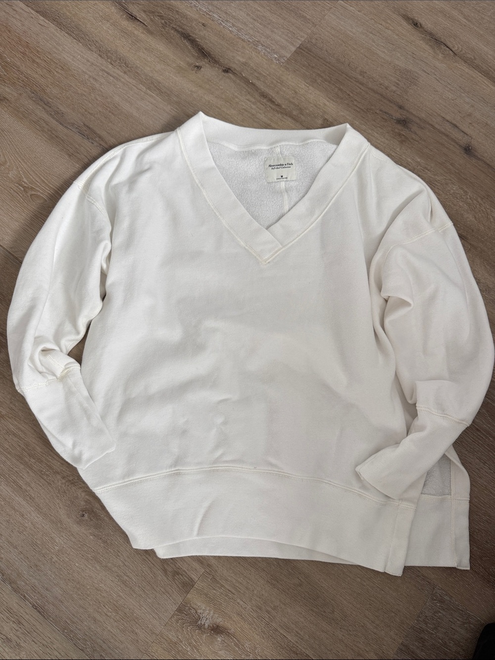 Abercrombie & Fitch White V‑Neck Sweatshirt